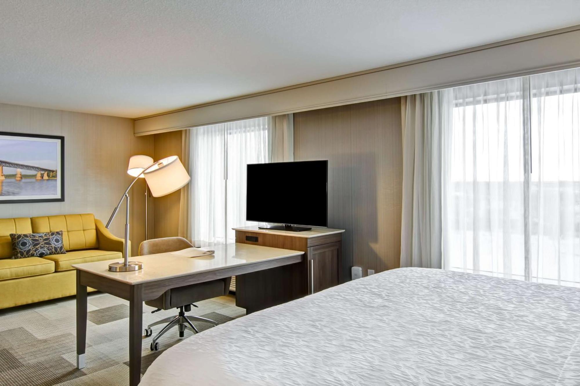 Hampton Inn & Suites By Hilton Saskatoon Airport Eksteriør bilde